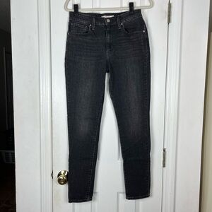 Levi’s Black Wash 721 High Rise Skinny Jeans